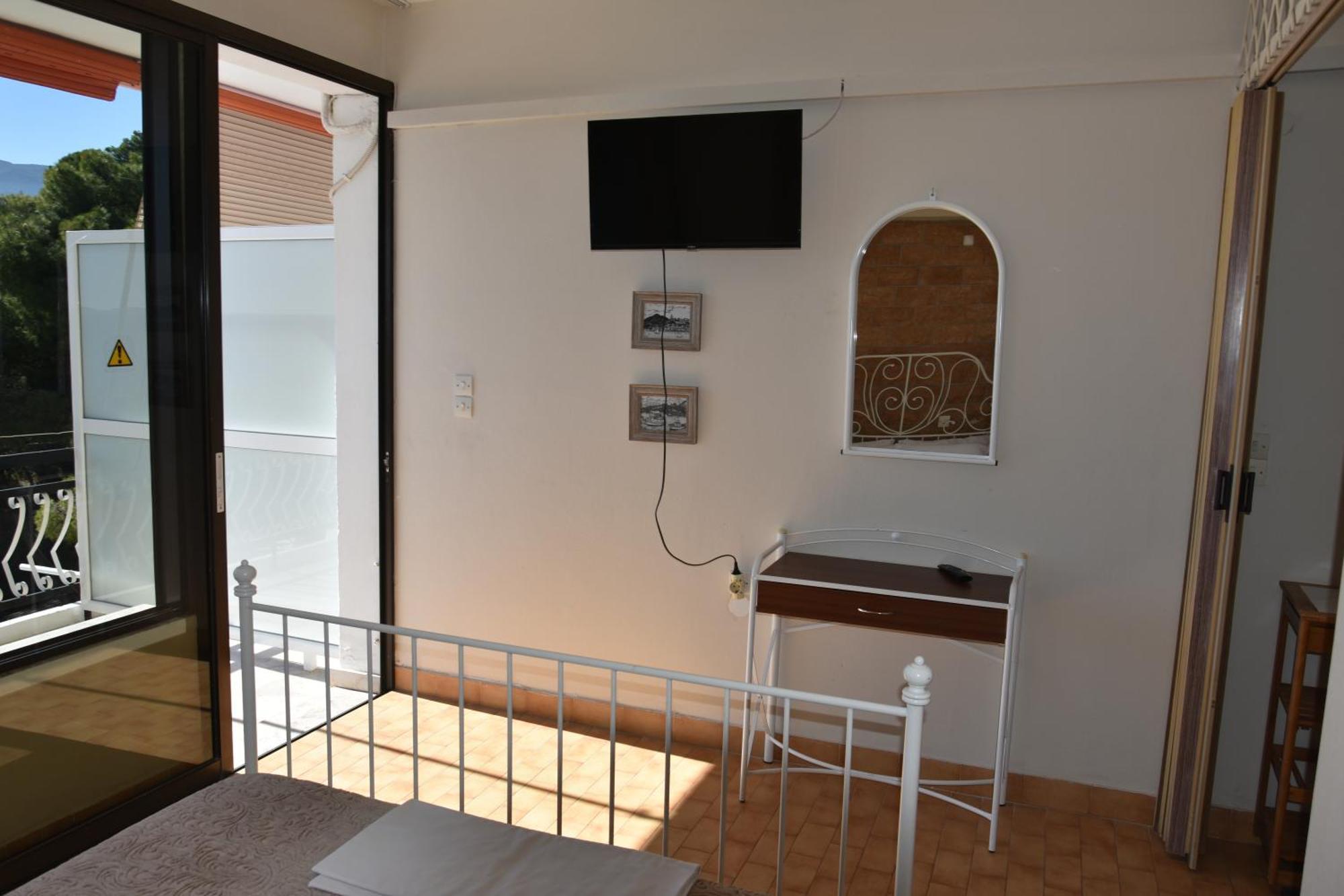 Lions 2 Studios & Apartments, Poros Island. Poros Town Ngoại thất bức ảnh