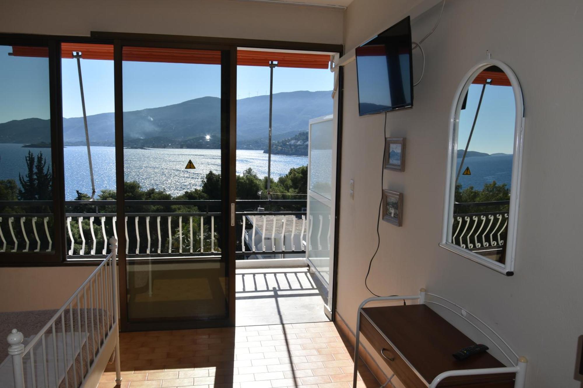 Lions 2 Studios & Apartments, Poros Island. Poros Town Ngoại thất bức ảnh