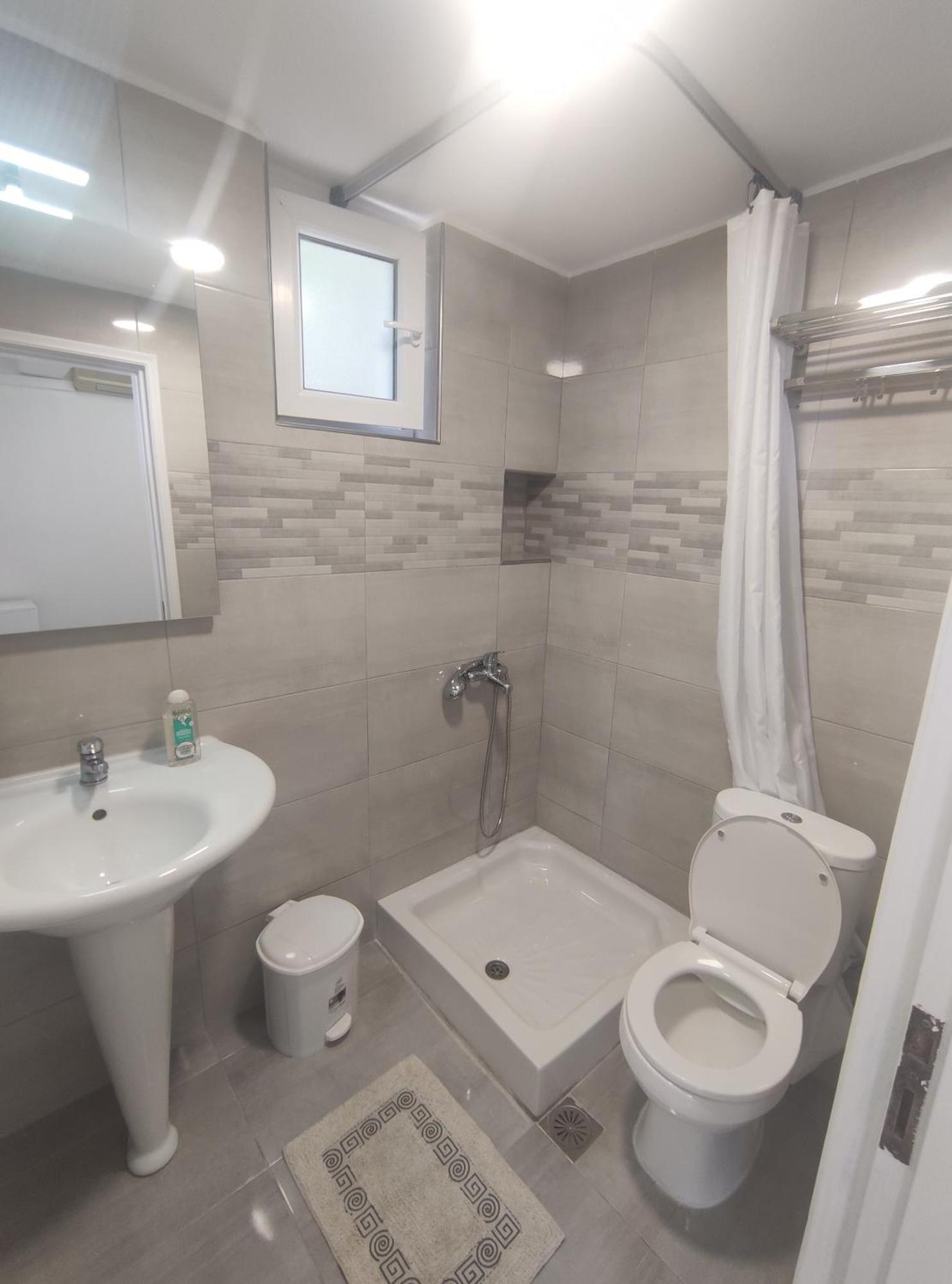 Lions 2 Studios & Apartments, Poros Island. Poros Town Ngoại thất bức ảnh